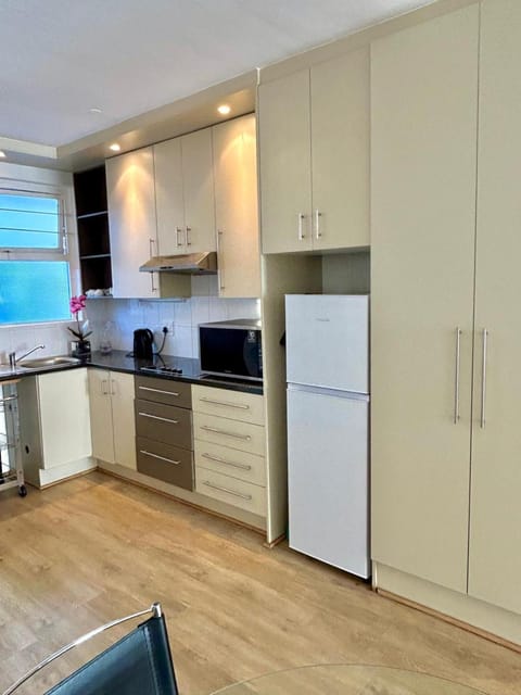 Beach Front Apartment Between Sea Point and Bantry Bay Apartment in Sea Point