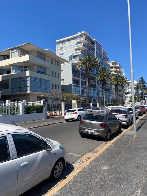 Beach Front Apartment Between Sea Point and Bantry Bay Apartment in Sea Point