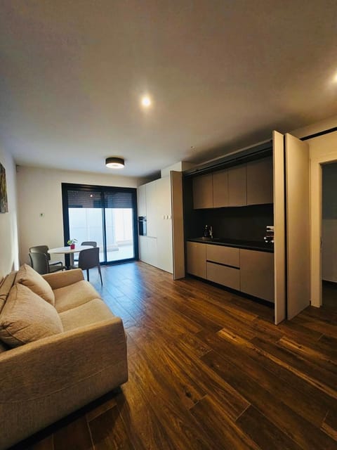Kitchen or kitchenette, Living room, Photo of the whole room, Seating area, oven