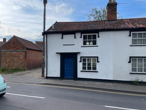 Property building, Street view, Location