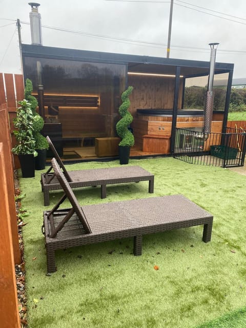 Hot Tub, Sauna, Balcony/Terrace, Spa and wellness centre/facilities