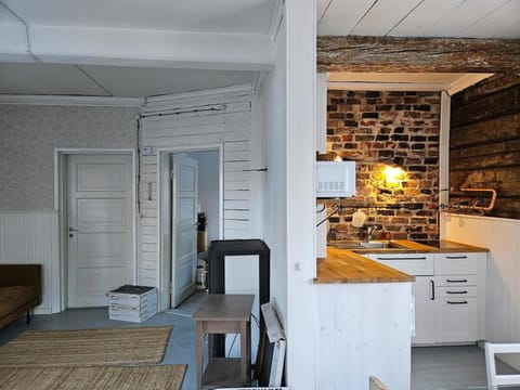 Villa Hattara - a cottage on the shore of a rapid Villa in Uusimaa