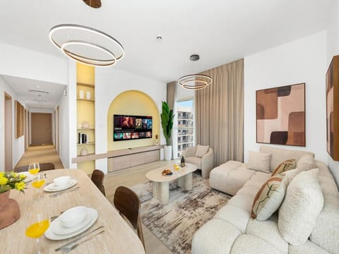 Elite Nest - Luxurious 4BR with PS5 Room, 1 min to F1, Ferrari World & SeaWorld Apartment in Abu Dhabi