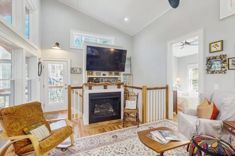 Bibi's Creek Retreat House in Boone