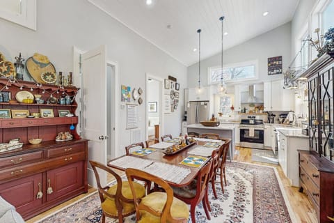 Bibi's Creek Retreat House in Boone