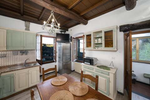 TV and multimedia, Dining area