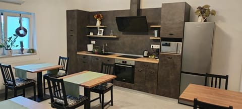 Dining area, Communal kitchen, oven, stove