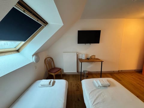 TV and multimedia, Bedroom, towels