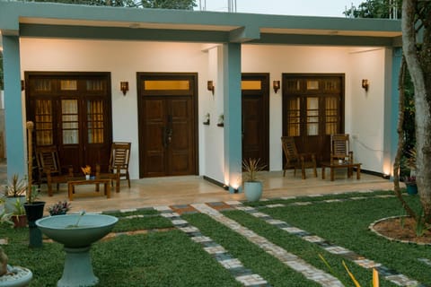 Property building, Facade/entrance, Day, Garden, Garden view