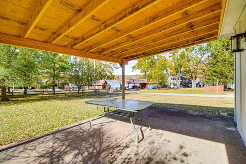 Walk to Grand Lake Family Escape in Afton! House in Ozark Mountains