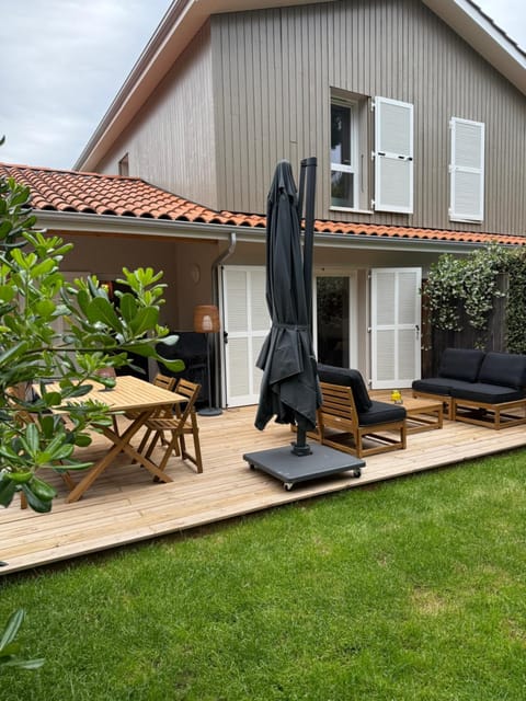 Patio, Garden, sunbed