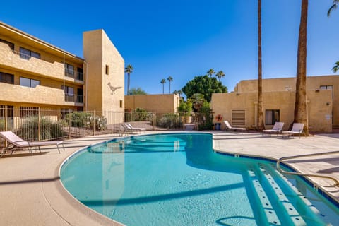 Walk to Canal Trail! Condo with Pool in Scottsdale Apartment in Paradise Valley