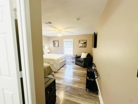 Eastgate 9A Beautiful Townhouse Apartment in Hammond