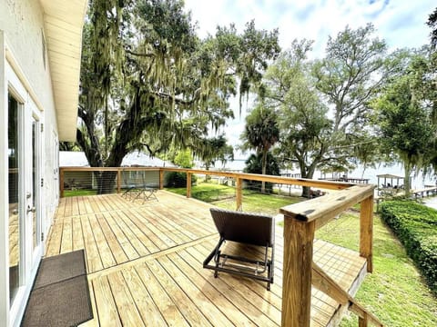 Cozy Lake House on Lake Weir House in Lake Weir