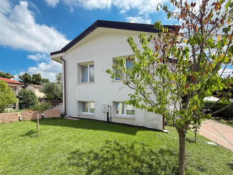 Property building, Day, Garden, Garden view