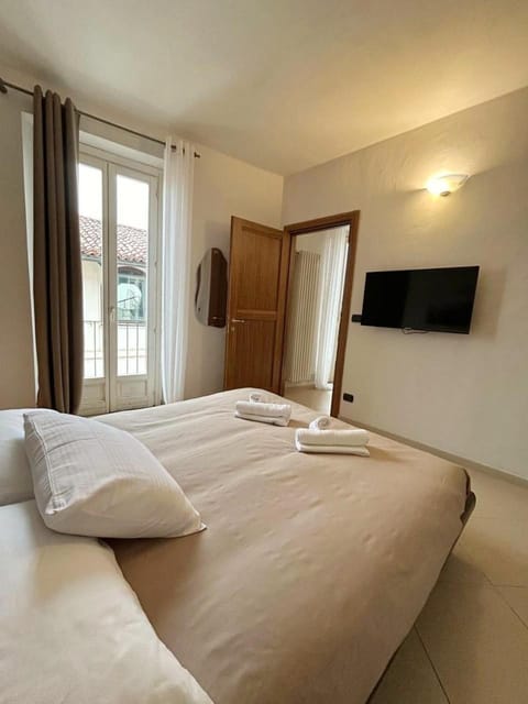 Bed, TV and multimedia, Photo of the whole room, Evening entertainment, Bedroom, heating