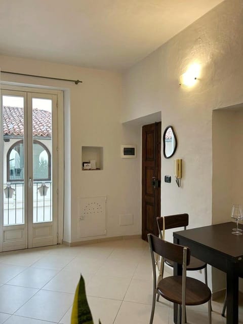 Balcony/Terrace, Living room, Seating area, Dining area, furniture