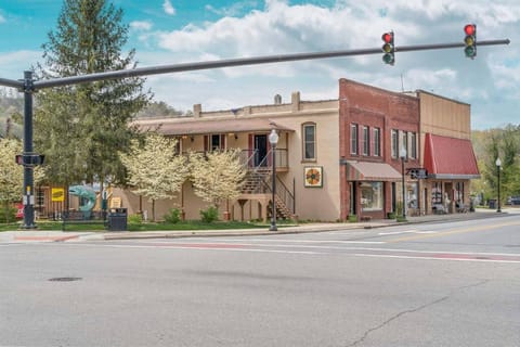 Property building, Facade/entrance, Street view