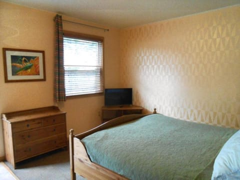 Catskill Rose Lodging & Dining Inn in Shandaken