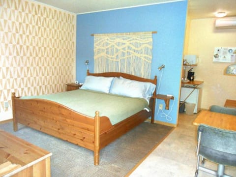 Catskill Rose Lodging & Dining Inn in Shandaken