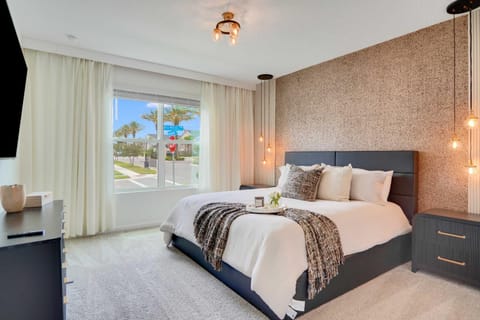 Epic 10BR Solara Retreat Themed Fun & Pool House in Four Corners