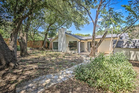 Austin Highlands Retreat - 4BR Home Near SoCo & Downtown ATX House in Austin
