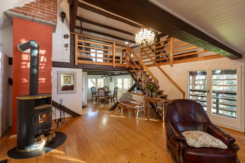 Living room, Seating area, fireplace
