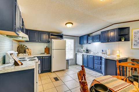 Countryside Home with Pond and Pasture Views in Iuka! House in Pickwick Lake