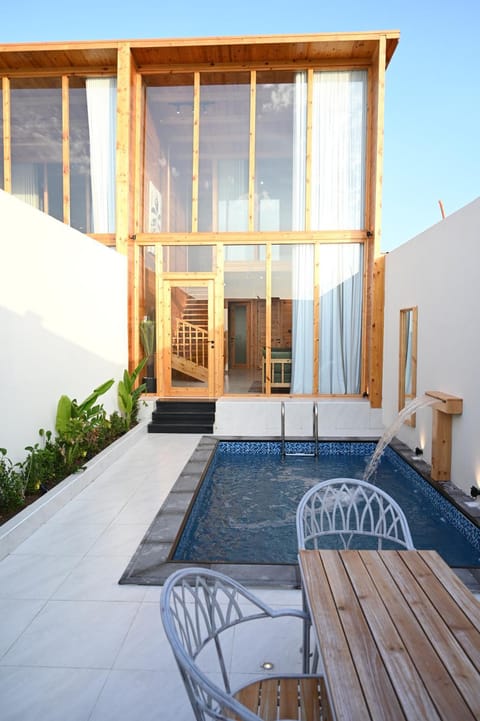 Property building, Swimming pool