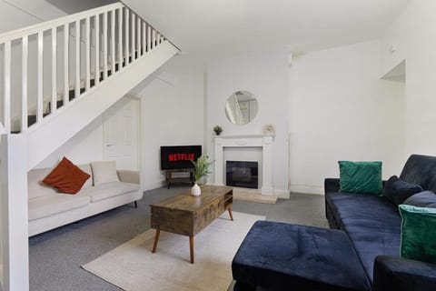 Sleep with us Apartment in England