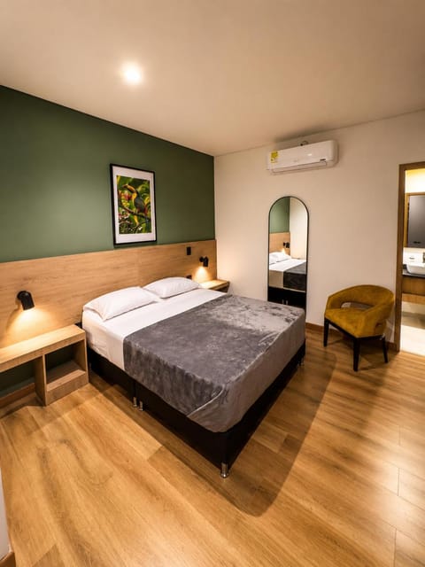 Bed, Photo of the whole room, Bedroom, air conditioner