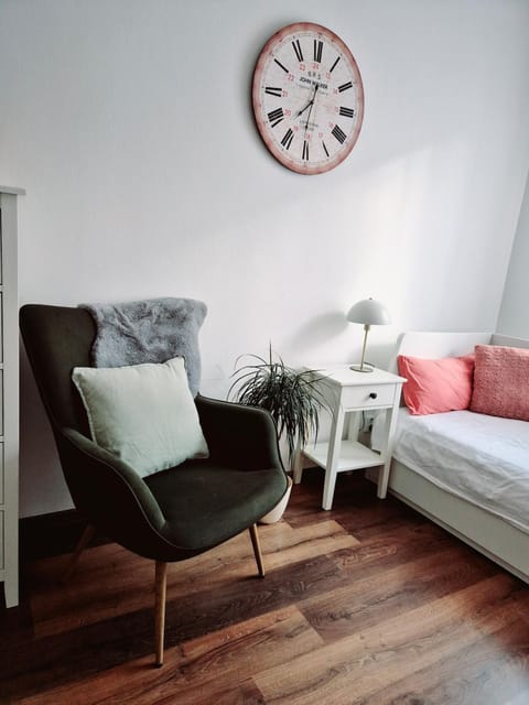 Living room, Photo of the whole room, Seating area