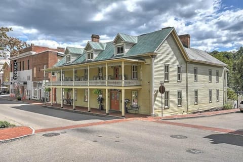 The Maxwell Room at The Historic Eureka Inn and Event Center Vacation rental in Johnson City