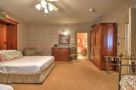 Jury Room at The Historic Eureka Inn and Event Center Vacation rental in Johnson City