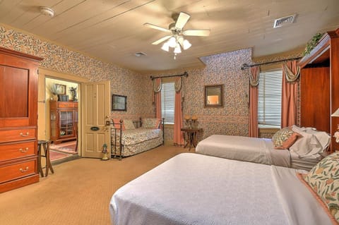 Jury Room at The Historic Eureka Inn and Event Center Vacation rental in Johnson City