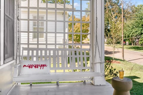 La Belle Bungalow - 2b2b, Pet Friendly with fee House in Natchez
