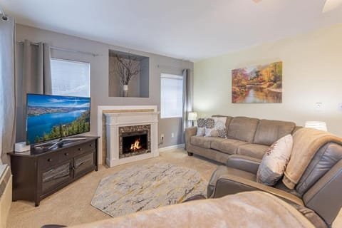 Communal lounge/ TV room, Living room