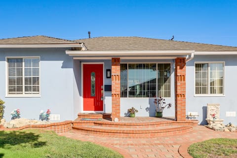 Stylish Home Near SoFi Stadium, LAX and Long Beach House in Compton