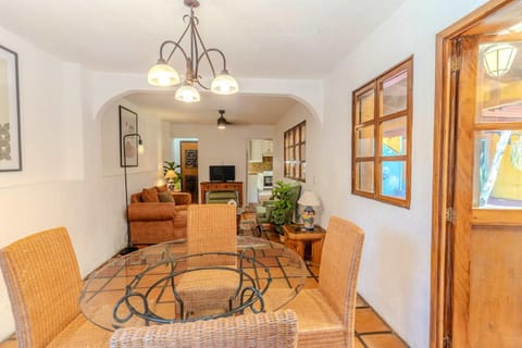 Casa Hidalgo Hideaway House in Chapala