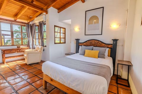 Casa Hidalgo Hideaway House in Chapala