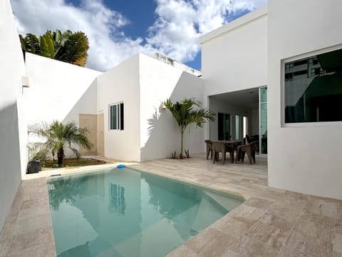 Swimming pool, sunbed