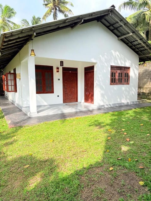 Property building, Day, Garden, Garden view