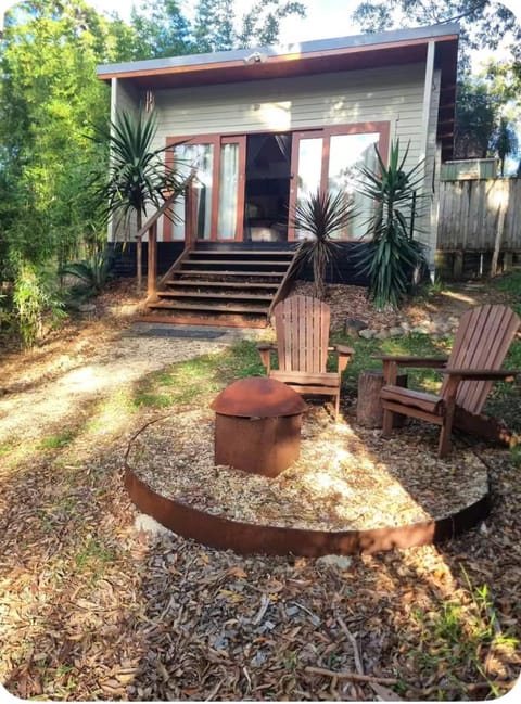 Property building, Garden, Balcony/Terrace