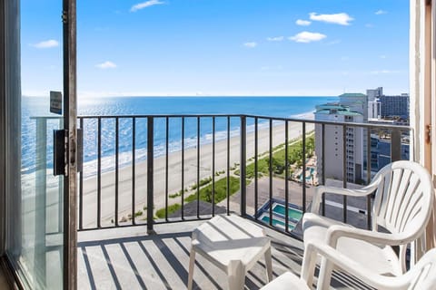 Property building, Day, View (from property/room), Balcony/Terrace, Seating area, Beach, Sea view