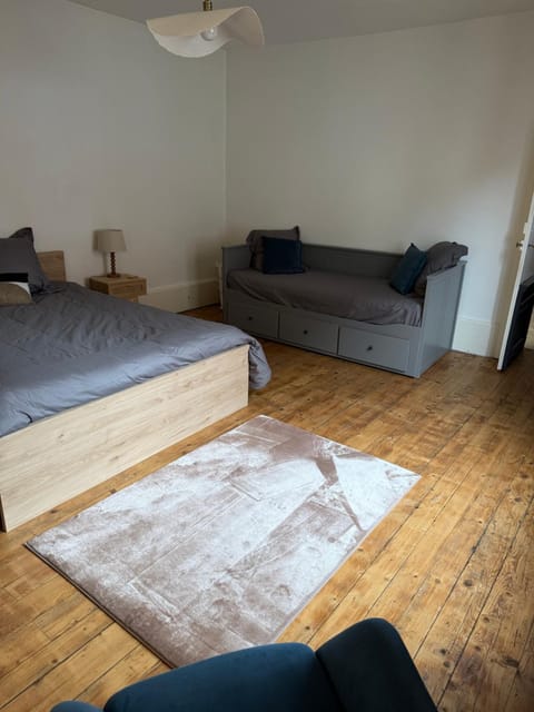 Grand F2, quartier historique de Moulins, 5 pers Apartment in Bourgogne-Franche-Comté