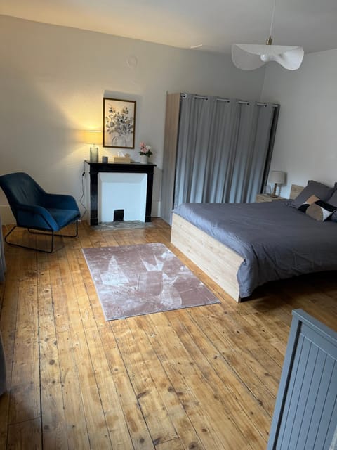 Grand F2, quartier historique de Moulins, 5 pers Apartment in Bourgogne-Franche-Comté