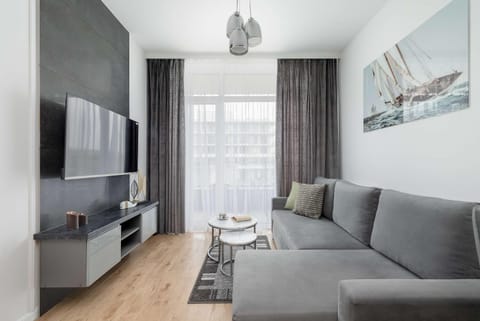 TV and multimedia, Living room, Seating area, Evening entertainment