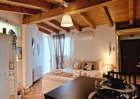 Bed, Bedroom, heating, locker, air conditioner