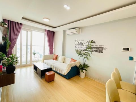Living room, Photo of the whole room, internet, air conditioner