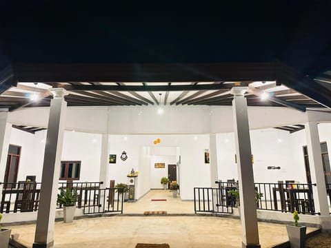 Facade/entrance, Balcony/Terrace